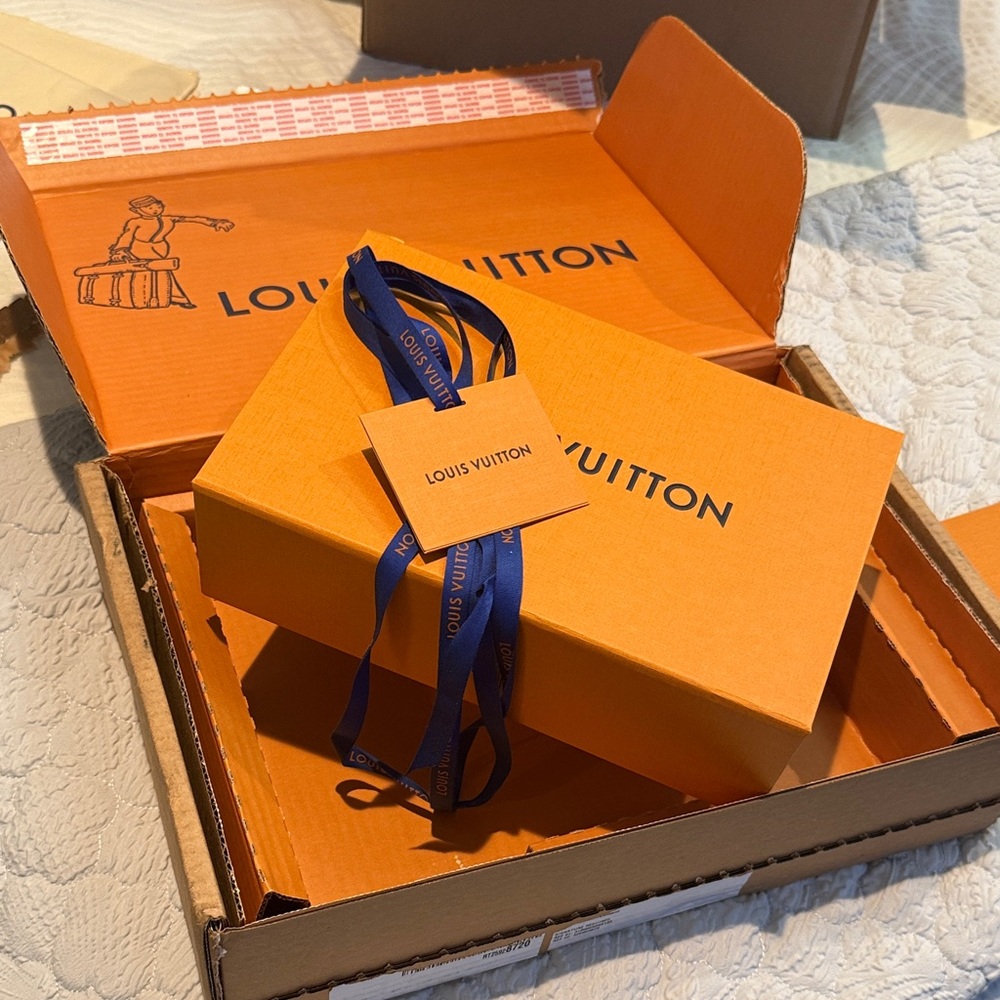 Louis Vuitton box